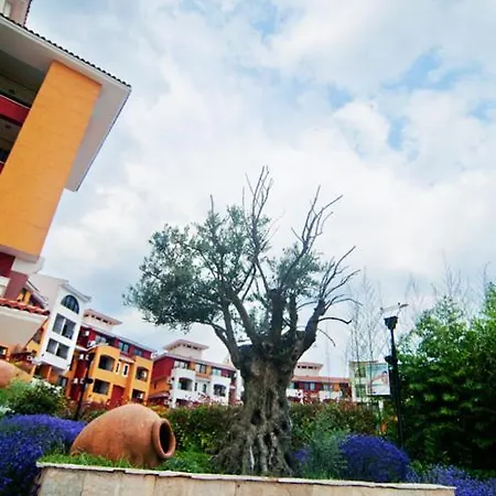 Marina Cape Vacation Complex 라브다