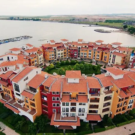 Marina Cape Vacation Complex Равда