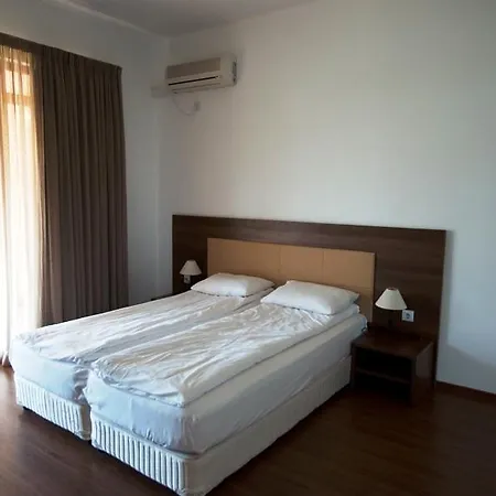 Marina Cape Vacation Complex Равда