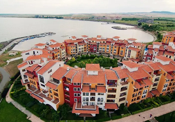 Marina Cape Vacation Complex Ravda